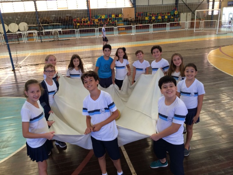 Alunos do fundamental participam de atividade de Ed. Física 3a0e87ed98aa47f972bacecebe8bb598.jpg