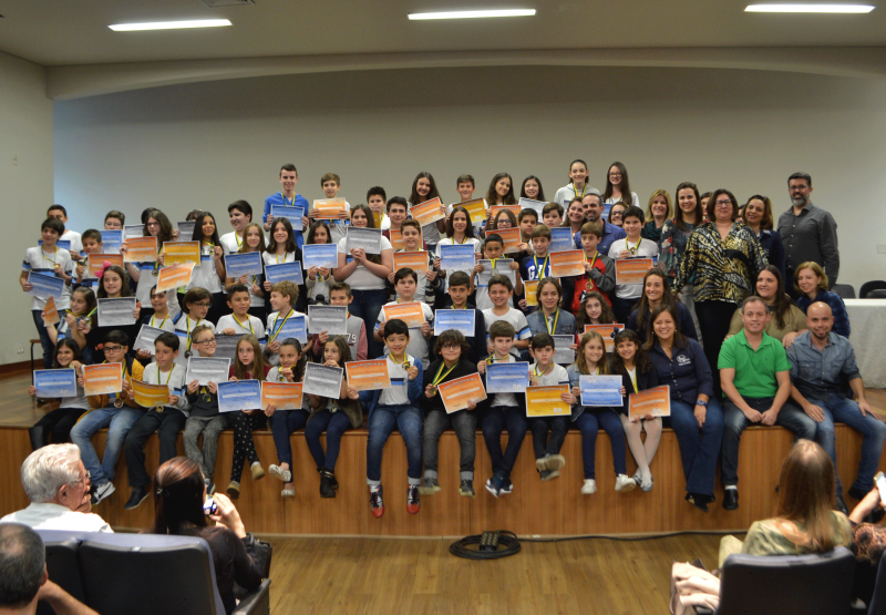 Medalhistas da Olimpíada Canguru de Matemática são homenageados c819554ef31bb82664e7f5c61ee7a3fc.png