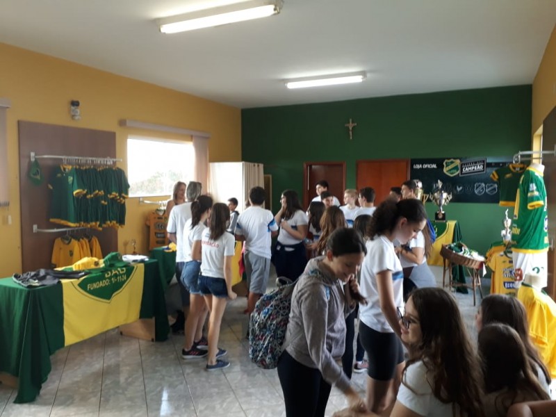 8°s anos do Colégio da Fundação visitam o Estádio Zezinho Magalhães 164d24d44a2cb8d36ce22f00b8c906a1.jpg