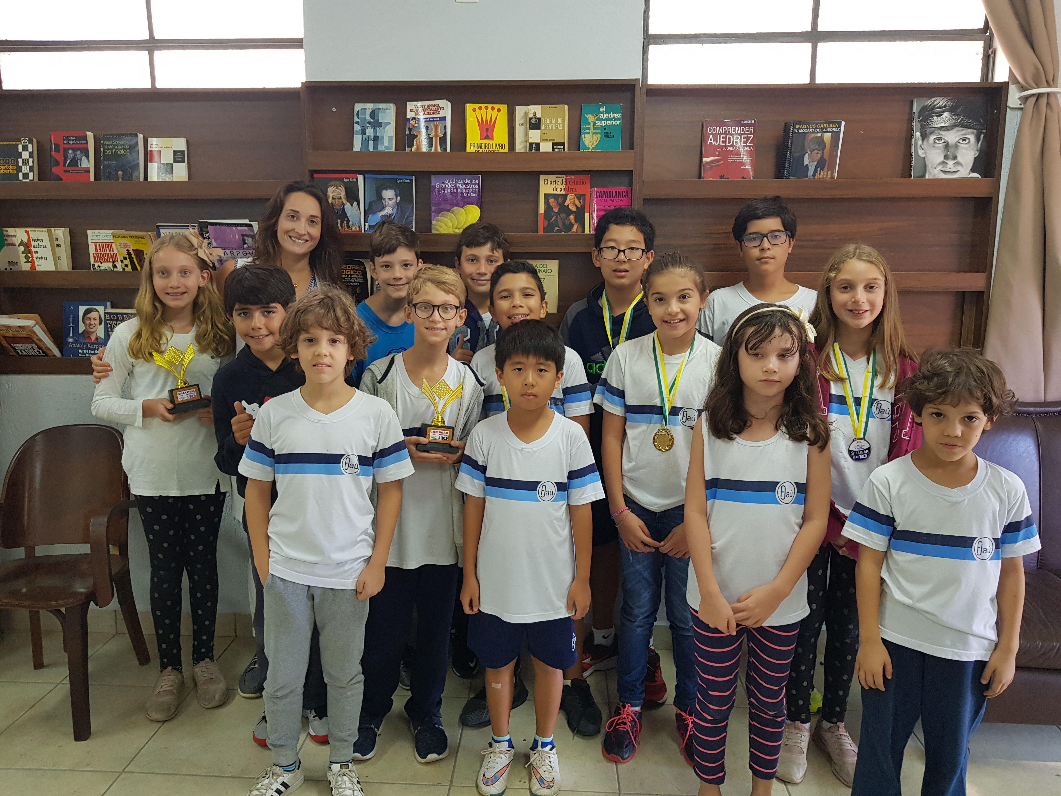 Alunos se destacam em Festival de Xadrez a1edc25821a6e71f3eacad9aeab8e2f9.jpg