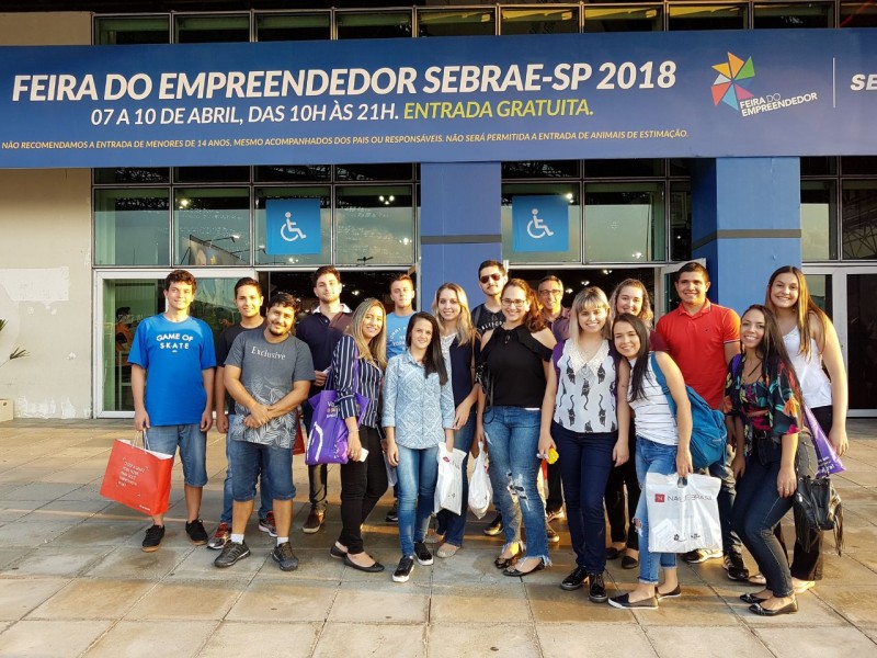 Curso de ADM participa de feira em São Paulo dcc28855833baf669126ffb07a01b3e8.jpg
